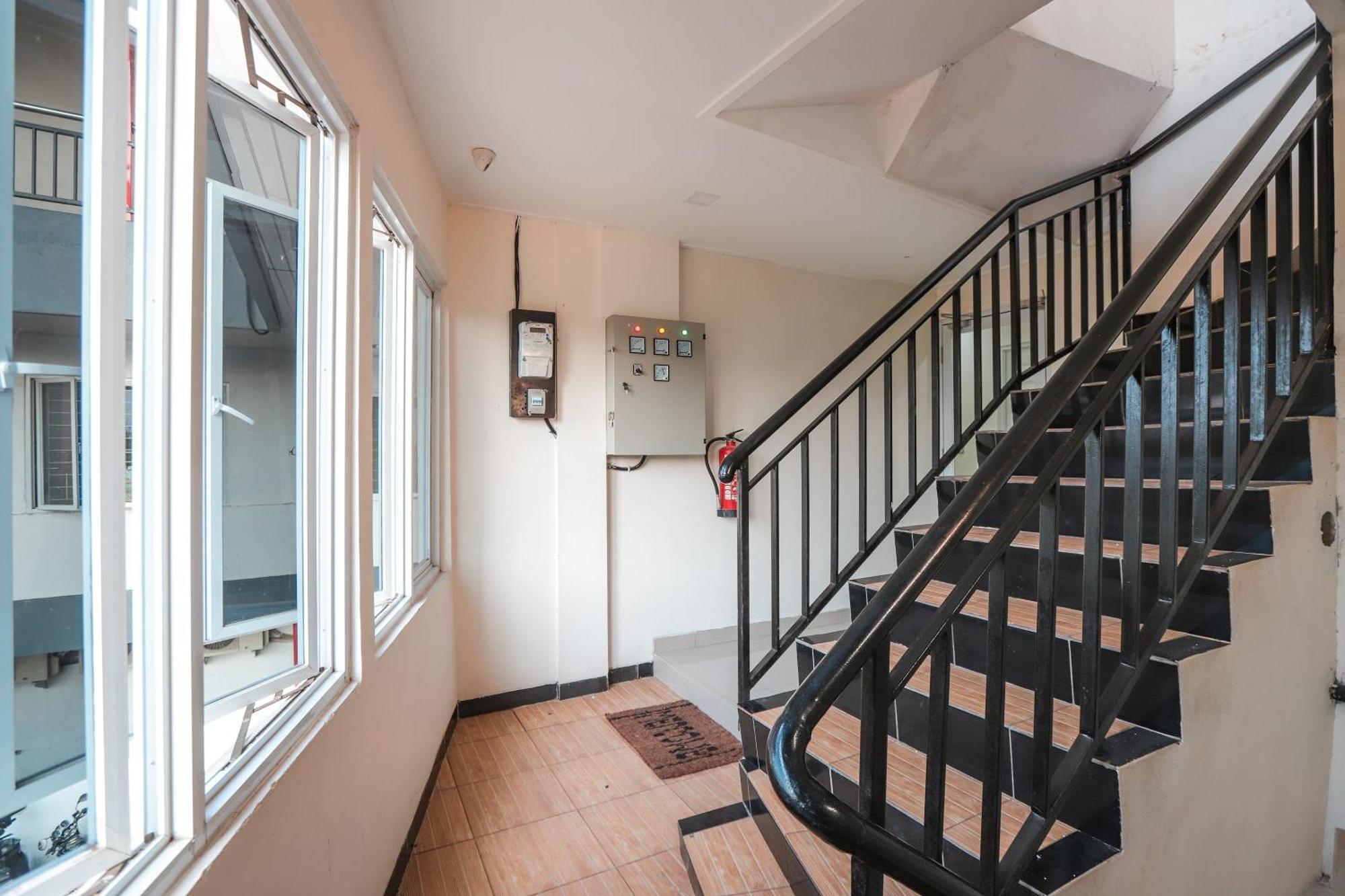 Oyo 387 Alfa Guest House Tegal  Exterior photo